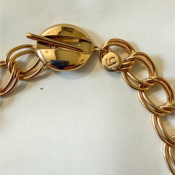 Liz Claiborne Gold Tone Chunky Double Link Chain Necklace With Decorative Toggle - Picture 2 of 4